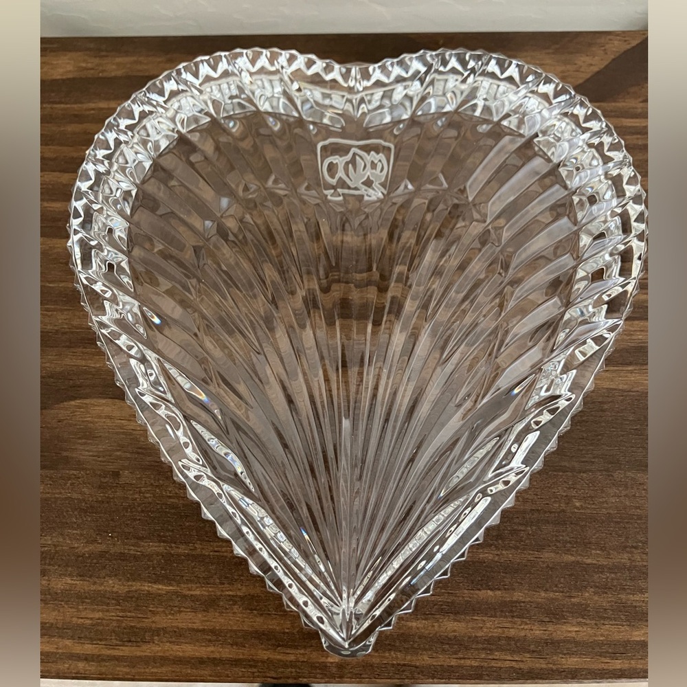 Waterford Crystal Heart-Shaped Dish. No chips, cracks or call-outs. - Picture 2 of 4